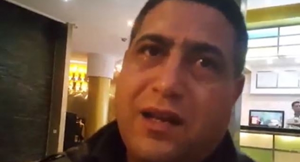 بالفيديو..عندما يبكي القاضي..القاضي الهيني المعزول يذرف دموع الحزن والفرح بعد قبوله في هيئة المحامين بتطوان