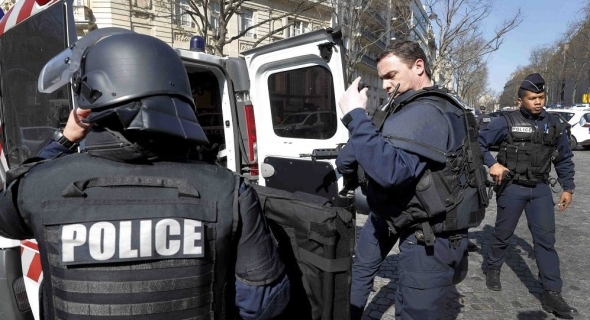 مابقاو بغاو تاحد… فرنسا تطرد المهاجرين غير القانونيين وهذا عدد المغاربة المطرودين