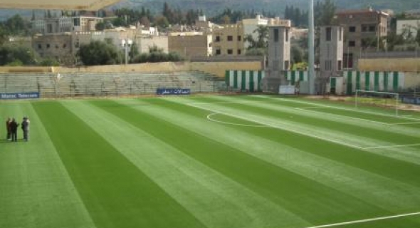 المديرية الجهوية للشباب والرياضة تأمر بإصلاح العشب الاصطناعي بالمركب الرياضي بني ملال والجماهير تتساءل عن الكراسي والانارة