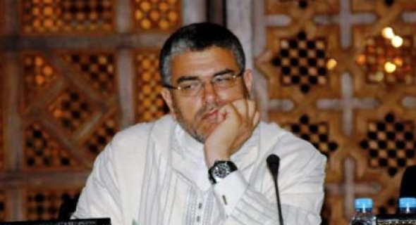 مثير..هذا ما قاله المصطفى الرميد حول فتح دور القرآن والفيسبوكيين يردون عليه!