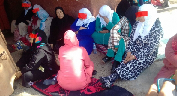 عاجل… بعد الوقفة الاحتجاجية والدة دنيا تعتصم أمام المستشفى الجهوي ببني ملال وأنباء عن دخول والي الجهة على الخط