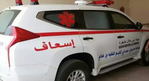 بالصور … سي مجاهد شوف بعينيك سيارة اسعاف لي عطيتي لجماعة دخلات لكراج حيك عندهم 2 في حين تيموليلت و دوار مصاد عندهم 0 اسعاف 0 نقل مدرسي 0 مستوصف 0 و0 و0