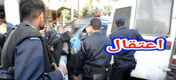 الحرب على تجار المخدرات متواصلة وبرافو عليهم … بوليس أزيلال دارو كمين محكم وشدو بزناس تايبيع فدارو وحجزو عندو كمية كبيرة من المسكرات وطوموبيل =التفاصيل=