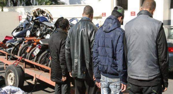 شغل لمافيا…إعتقال 6 أفراد من عصابة متخصصة في سرقة الدراجات النارية ومتابعة خمسة في حالة سراح وحجز آلة نسخ وعقود مزورة  !