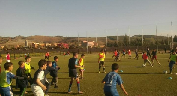 هدشي لي بغينا… مدرسة الاتحاد الرياضي لازيلال تترجم الفلسفة الحقيقية للمبادرة الوطنية و تفتح أبوابها بالمجان للصغار من الطبقة الفقيرة