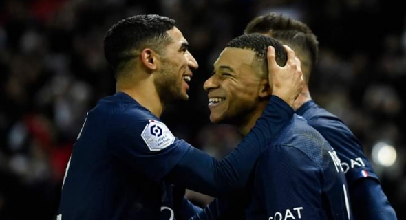 برافو عليه… نجم الأسود واللاعب الدولي أشرف حكيمي يتألق و يسجل هدفا في مرمى دورتموند الألماني