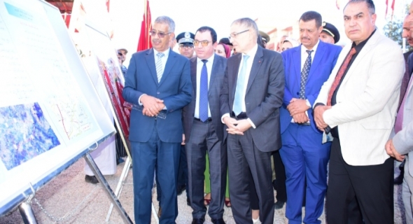 هدشي مزيان وقيمتها حوالي 8 مليار  … الخطيب والي الجهة دشن مشاريع تنموية بجماعات اقليم بني ملال منها الطرقان بدير القصيبة وتانوغة و الانارة بالكهرباء بطرقات سيدي جابر وادوز وعين اسردون