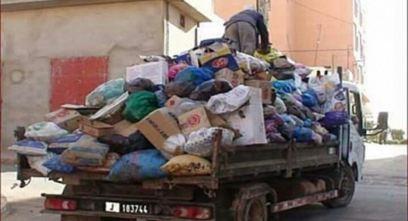 ساكنة بأولاد مبارك تريد جوابا حول طبيعة 20 درهم مقابل جمع الأزبال وهكذا تعاقب الجماعة من تأخر عن الأداء