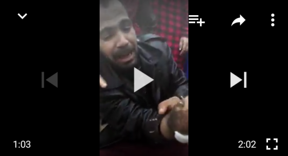 عااااجل… فيديو صاااادم… فراش يتعرض لكسر في يده ويصرخ ويجهش بكاء وهو يحكي معاناته ويحمل سلطات بني ملال المسؤولية