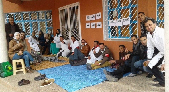 عاجل…  الممرضين والممرضات يدخلون في اعتصام أمام مديرية الصحة ببني ملال وهاعلاش