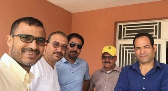إعتصام لنقابي أمام جماعة فم أودي ضد تعسفات الرئيس ورفضا لإهانة الإدارة للموظفين وقيادة الكدش تدخل على الخط