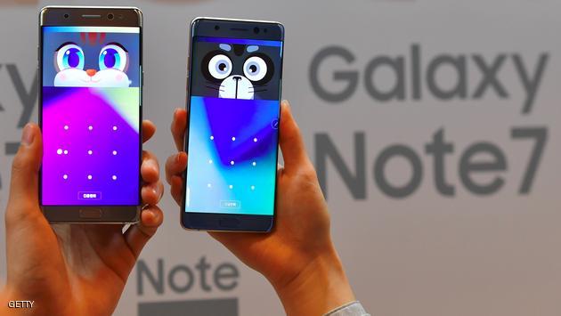 South Korean models show Samsung Electronics' Galaxy Note7 during a showcase to mark its domestic launch in Seoul on August 11, 2016.
The Note7 will be available starting August 19, with a price of 988,900 won (897 USD) in South Korea. / AFP / JUNG YEON-JE (Photo credit should read JUNG YEON-JE/AFP/Getty Images)