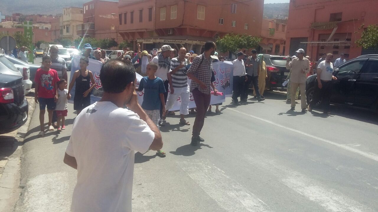 مسيرة احتجاجية تجوب شوارع بني ملال لأسر ضحايا غرق المركب بايطاليا
