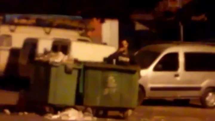 فيديو صادم …في زمن خدام الدولة ولهف الهكتارات بأثمنة بخسة مغربي يأكل من القمامة بطريقة مؤسفة