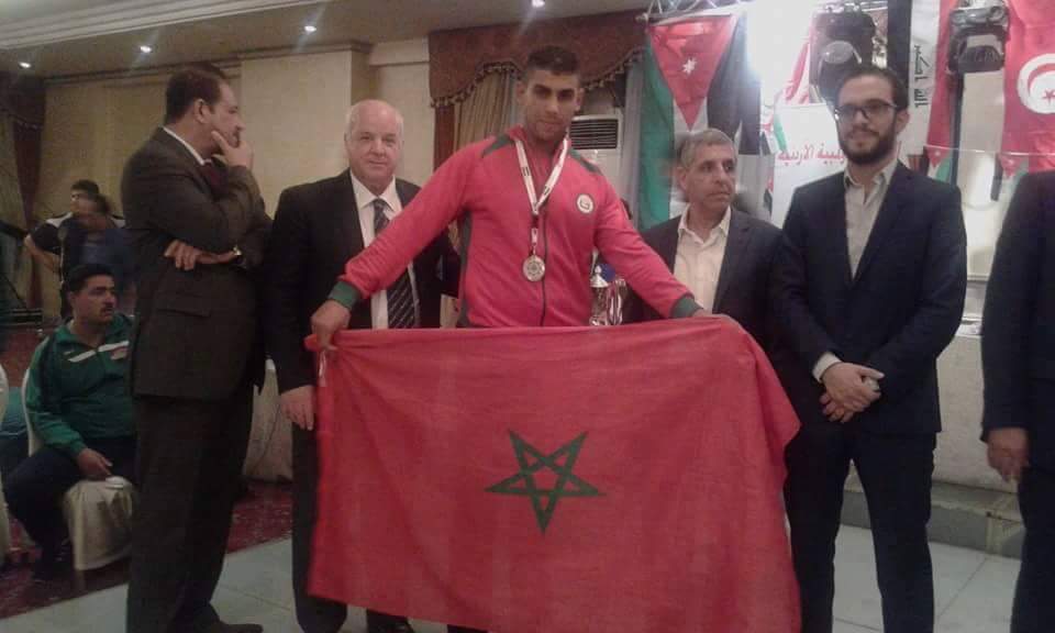 برافو…البطل ابن بني ملال يفوز ببطولة العرب في الكيك بوكسينغ و يرفع راية المغرب بالأردن