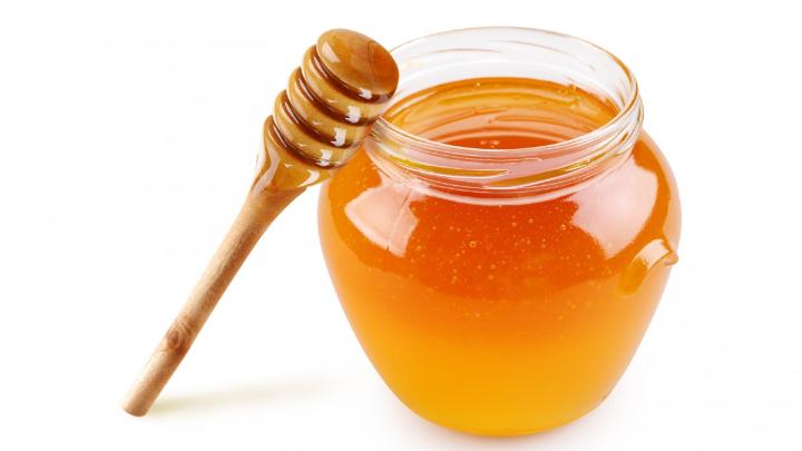 فيه شفاء للناس… العسل  علاج فعال لنزلات البرد والسعال وفائد أخرى عجيبة