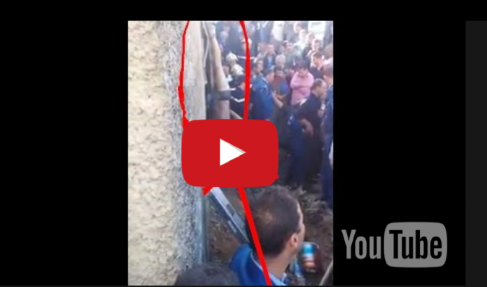 بالفيديو..جزائريون يعلقون لصا ويعذبونه حتى الموت
