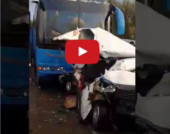 فيديو صادم … لحظات الحادثة المؤلمة بين سيارة خفيفة وحافلة لنقل الركاب وطوبيس
