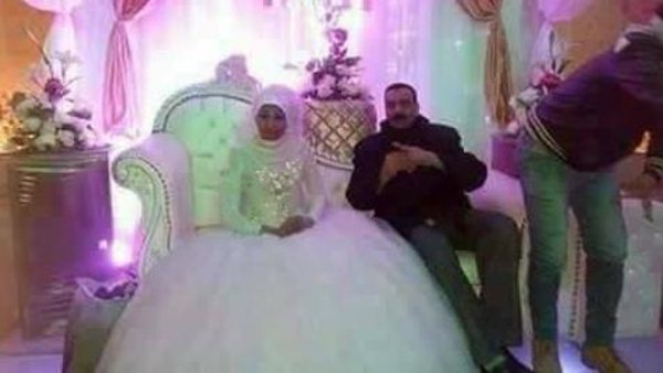 غريب… سلطات مصر تعتقل مسنة احتفلت بزفافها !