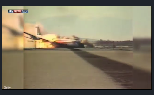 بالفيديو… بعد 30 سنة… الكشف عن فيديو تاريخي يوثق لسقوط طائرة “بوينغ” وانفجارها