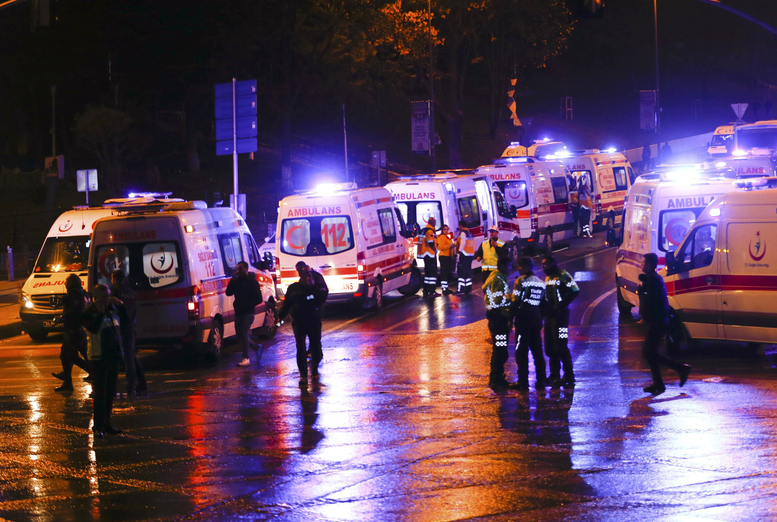 Police and ambulances arrive at the site of an explosion in central Istanbul, Turkey, December 10, 2016. REUTERS/Murad Sezer