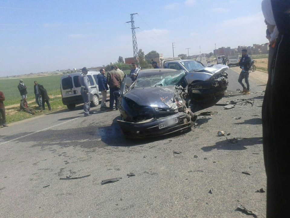 حادثة سير خطيرة بين سيارتين ترسل ضحايا لمستعجلات بني ملال – صور-