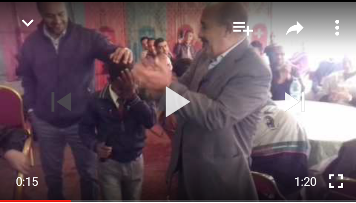 فيديو مؤثر… طفل إفريقي يبكي مغاربة وأفارقة في حفل نظمته جمعية أولاد سعيد للتنمية المستدامة ببني ملال