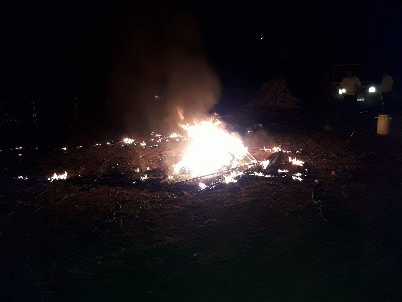النيران تلتهم خيمة للتبوريدة في ملكية مستشار جماعي بالعيايطة والدرك الملكي يدخل على الخط ويحقق