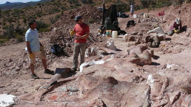 RETRANSMITTED ADDING EMBARGO Embargoed to 0001 Wednesday August 9 Undated handout photo of the dig site at Patagonian quarry where the fossilised bones of six young adult dinosaurs were found. They may belong to the biggest creature ever to have walked the Earth - the Patagotitan mayorum. PRESS ASSOCIATION Photo. Issue date: Wednesday August 9, 2017. See PA story SCIENCE Titanosaur. Photo credit should read: A.Garrido/PA Wire NOTE TO EDITORS: This handout photo may only be used in for editorial reporting purposes for the contemporaneous illustration of events, things or the people in the image or facts mentioned in the caption. Reuse of the picture may require further permission from the copyright holder.