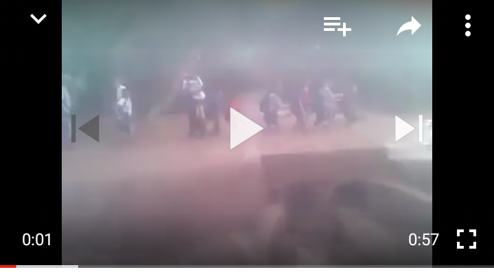 بالفيديو… أطفال ونساء ورجال يغامرون بأرواحهم لعبور السيول الجارفة بأعالي جبال أزيلال