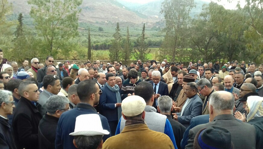 والي الجهة وأعضاء مجلس الجهة ومحمد مبديع ومحامون ورياضيون يودعون الراحل عبد الرفيع كرومي في جنازة مهيبة بمقبرة أولاد ضريد ورئيس الجهة يعزي وأكاديمية الصحافة