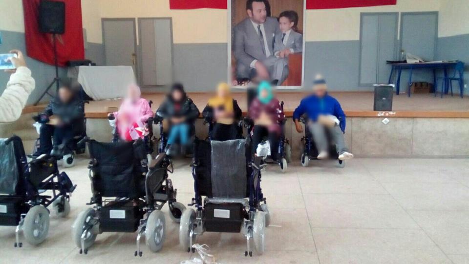 توزيع كراسي متحركة على ذوي الاحتياجات الخاصة بدار ولد زيدوح