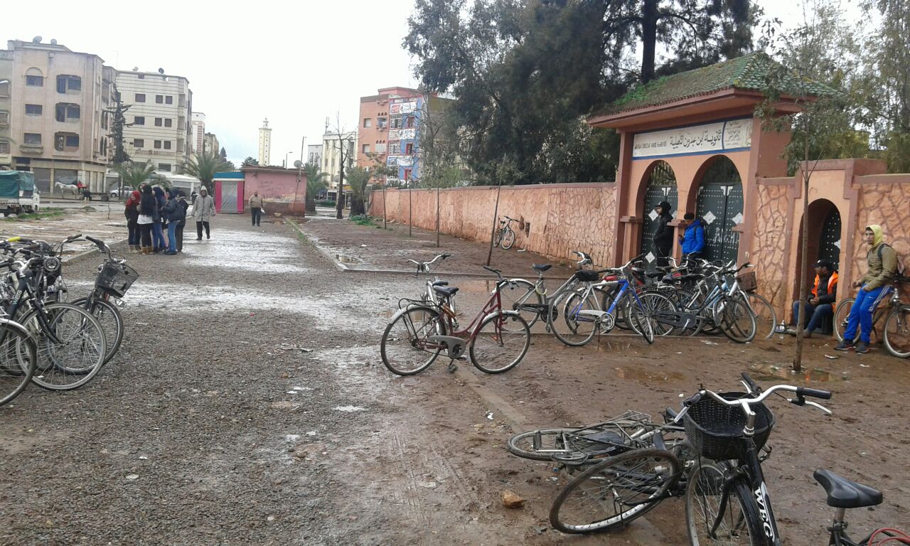 الامطار تكشف اعطاب البنية التحتية لمدينة خريبكة و مدخل ثانوية ابن عبدون خير مثال