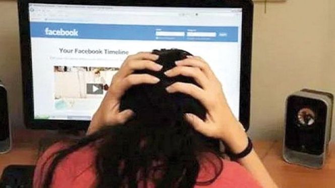لمنكر عاين باين … مغربية تبث فيديو مباشر على الفيسبوك تمارس فيه الجنس مع خليلها والأمن يدخل على الخط