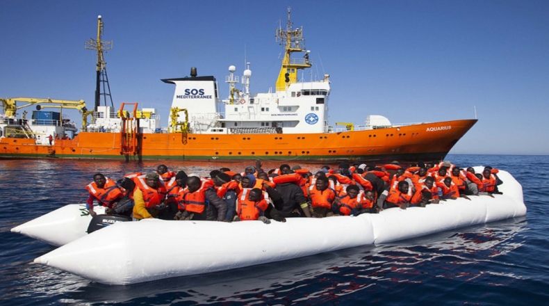 فرنسا تستنكر موقف إيطاليا من رفض استقبال سفينة إنسانية تقل على متنها مهاجرين سريين وأزمة بين البلدين تلوح في الأفق -صور حصرية-