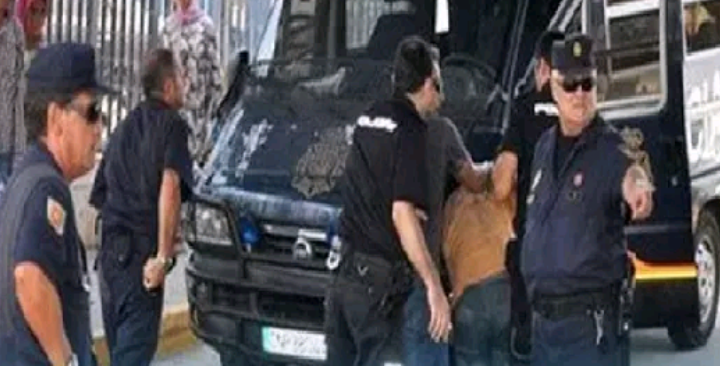 الشرطة الإسبانية تعتقل مغربيا تسبب في قطع الهاتف والانترنيت أسبوعا عن المدينة