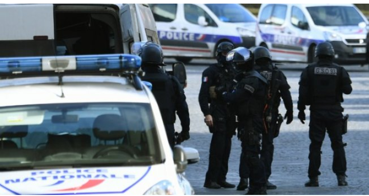 فرنسا تستعين برجال شرطة من المغرب للتعرف على هويات قاصرين في شوارع باريس