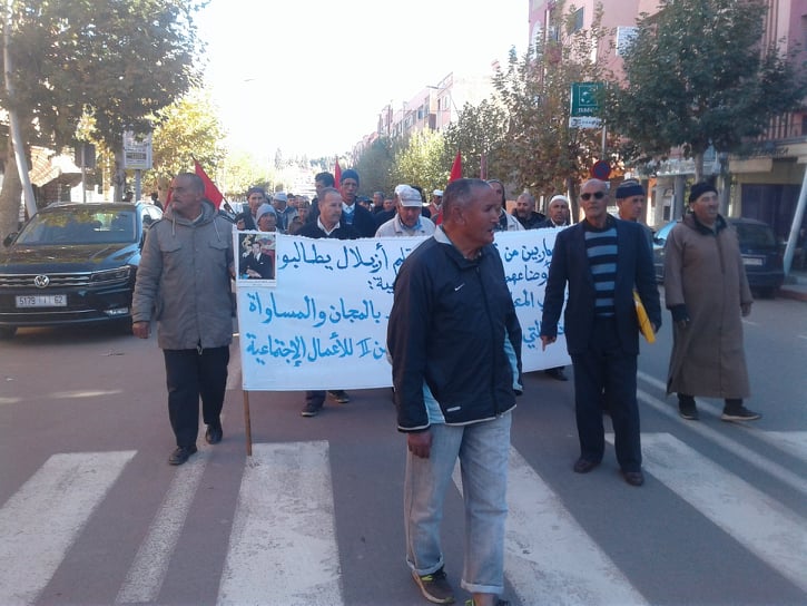 قدماء العسكريين و المحاربين في وقفة احتجاجية أمام عمالة اقليم ازيلال