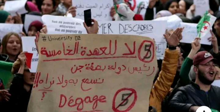 بالفيديو… الجزائريون ينتفضون في مسيرات مليونية ضد ترشح “بوتفليقة” للرئاسة للمرة الخامسة