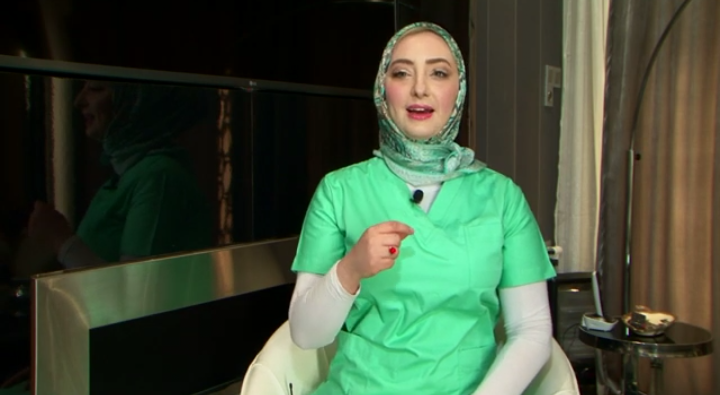 بالفيديو… الأخصائية إكرام ياسين تقدم الحلقة 38 من “صحتك مع إكرام ياسين” حول موضوع مهم للعديد من الناس ” دور الترويض الطبي لعلاج مرض الرعاش”