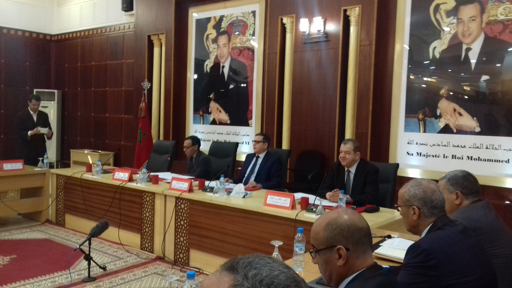 المجلس الإقليمي للفقيه بن صالح يصادق بالإجماع في دورة استثنائية على عدد من مشاريع اتفاقيات الشراكة والتعاون ويرجئ البث في طلبات الدعم ، لكثرتها ، من أجل الدراسة