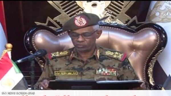 الجيش السوداني يطيح بالرئيس عمر البشير ويحتجزه =فيديو=