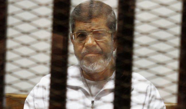 وفاة محمد مرسي الرئيس السابق لمصر وسط المحكمة والنائب العام المصري :” مرسي مات قبل وصوله المستشفى”!!