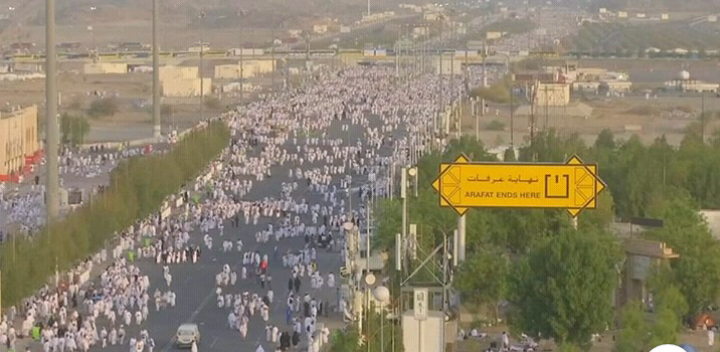 أكثر من مليوني حاج يتدفقون على صعيد عرفات في ركن الحج الأعظم والشعيرة الكبرى