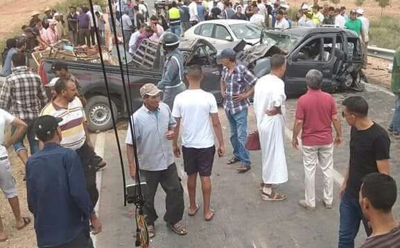 عااجل والله يرحمها… عوتني كسيدة خايبة و4 طوموبيلات تساطحو فالطريق ووفاة سيدة ونقل مصابين لمستعجلات بني ملال -صور-