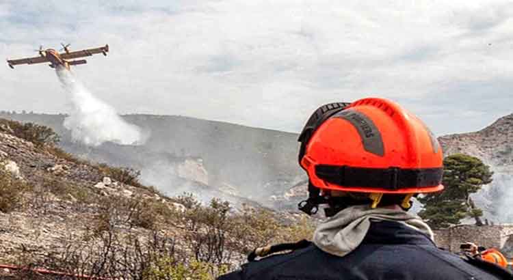 حريق ضخم يجهز على ازيد من 250 هكتار ضواحي غابات شفشاون واستعمال 4 طائرات “كانادير” والجهود متواصلة لاخماذه