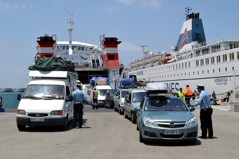 ارتفاع كبير في صفوف أفراد الجالية المغربية العائدين الى أرض الوطن والمغرب وإسبانيا يهيئان ظروف الاستقبال بعملية “مرحبا”