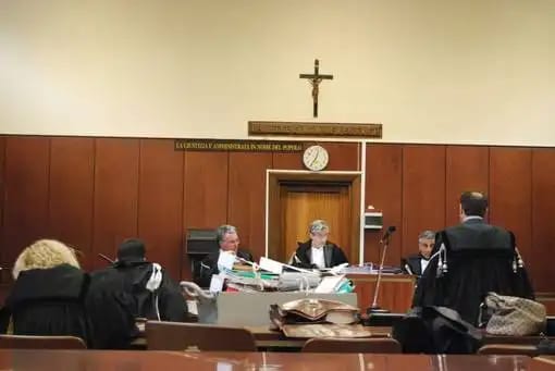 مشا فيها… محكمة إيطالية تنطق بالحكم على مهاجر مغربي لاعب كرة قدم متورط في إغتصاب روسية داخل كوخ مهجور -التفاصيل-