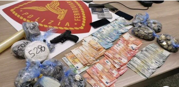 مشاو فيها…الشرطة الإيطالية تعتقل شابين مغربيين يتاجران في المخدرات وتصادر أموالا وسلاحا
