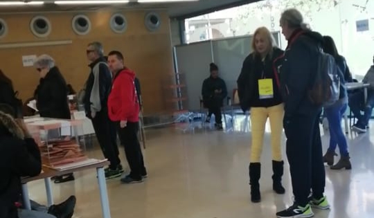 الانتخابات التشريعية باسبانيا تمر في جو عادي ديمقراطي ومغاربة من جهة بني ملال يدعمون مرشحا يهتم بمشاكلهم -فيديو +صور حصرية-